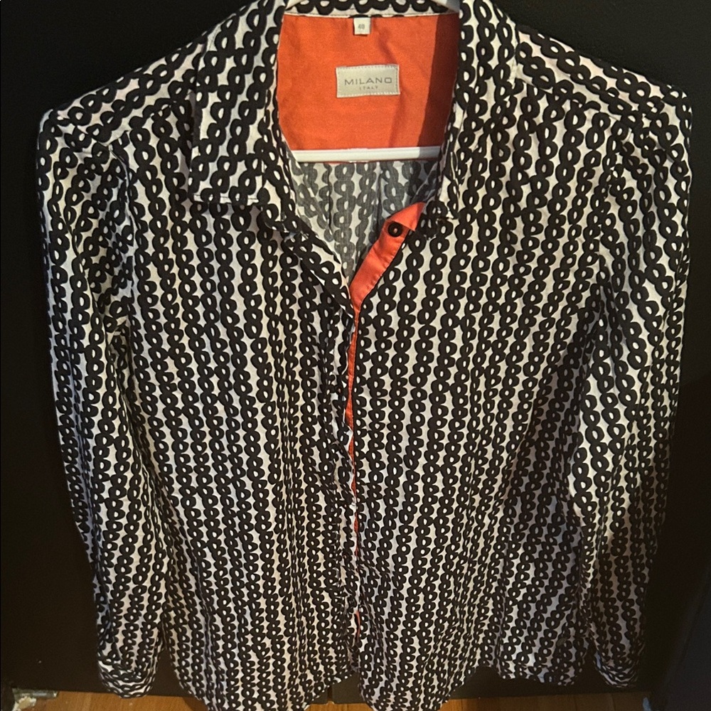 Milano Monochrome Geometric Shirt with coral accent. Size 40